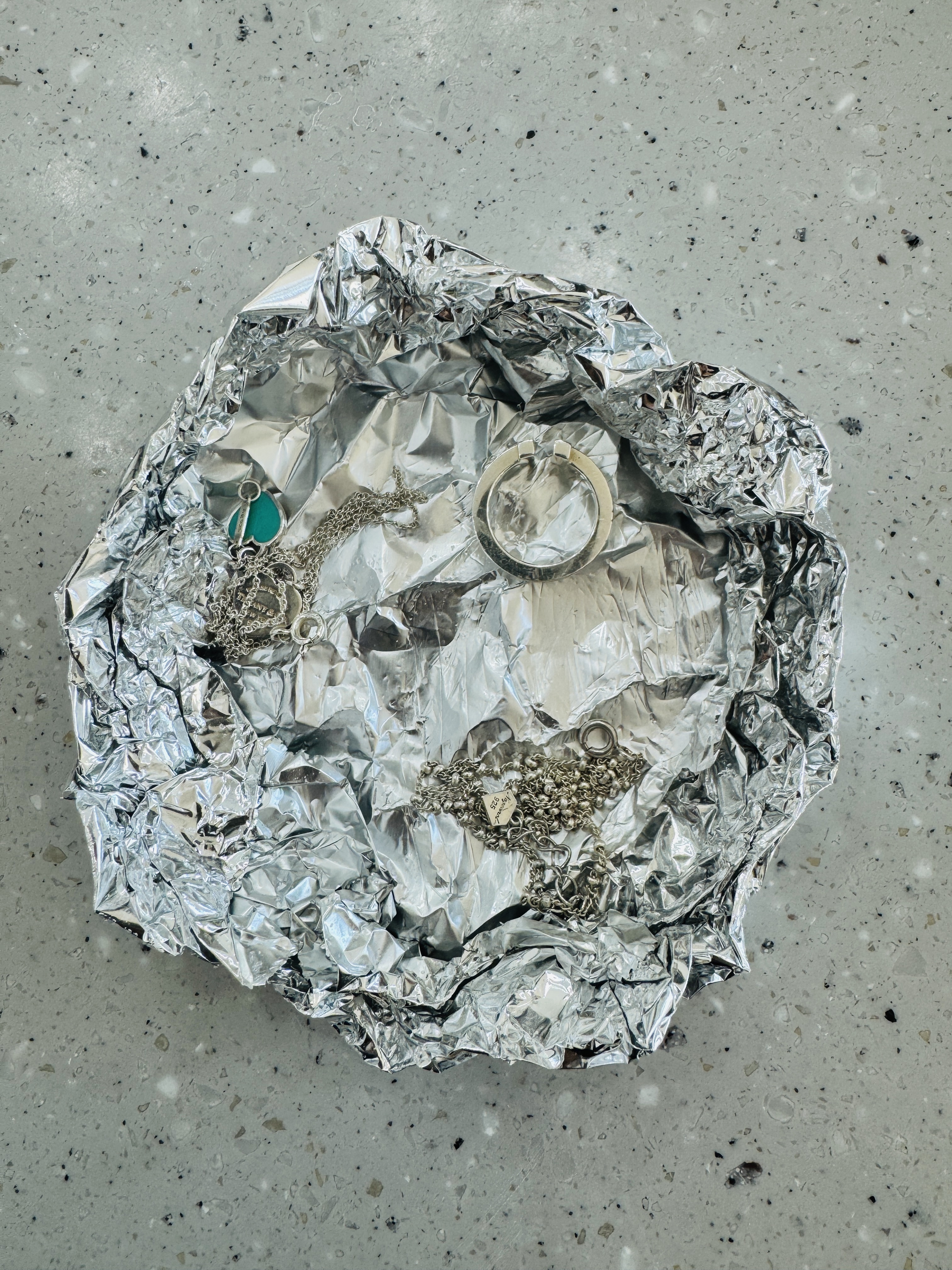 집에서 하는 간단한 은 세척