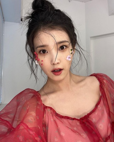 아이유 사진