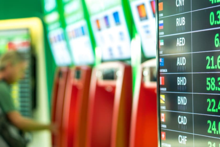 해외에서 환전하는 최적의 방법! 수수료 절약하는 꿀팁