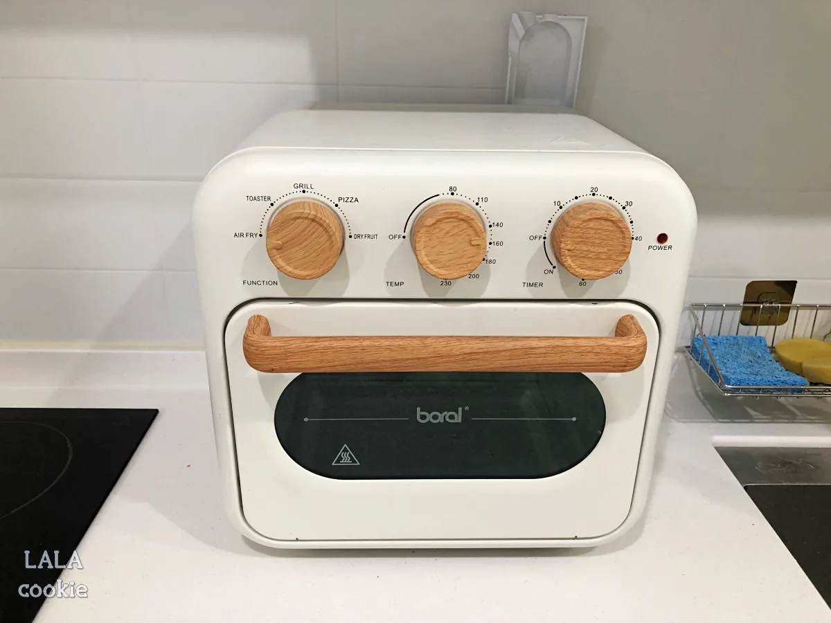 집들이-선물-가성비-좋은-보랄-에어프라이어-정면-디자인-우드스타일-화이트