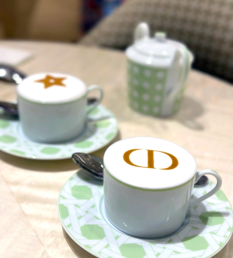 도쿄 긴자 카페 디올 바이 라뒤레 CAFÉ DIOR by LADURÉE