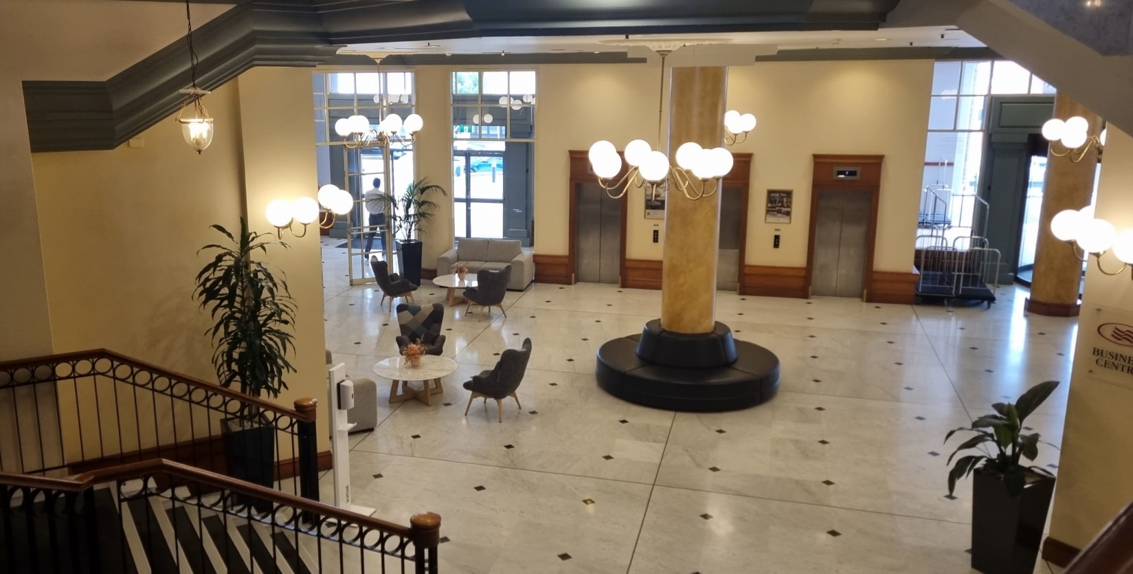 테리걸 호텔 크라운 플라자