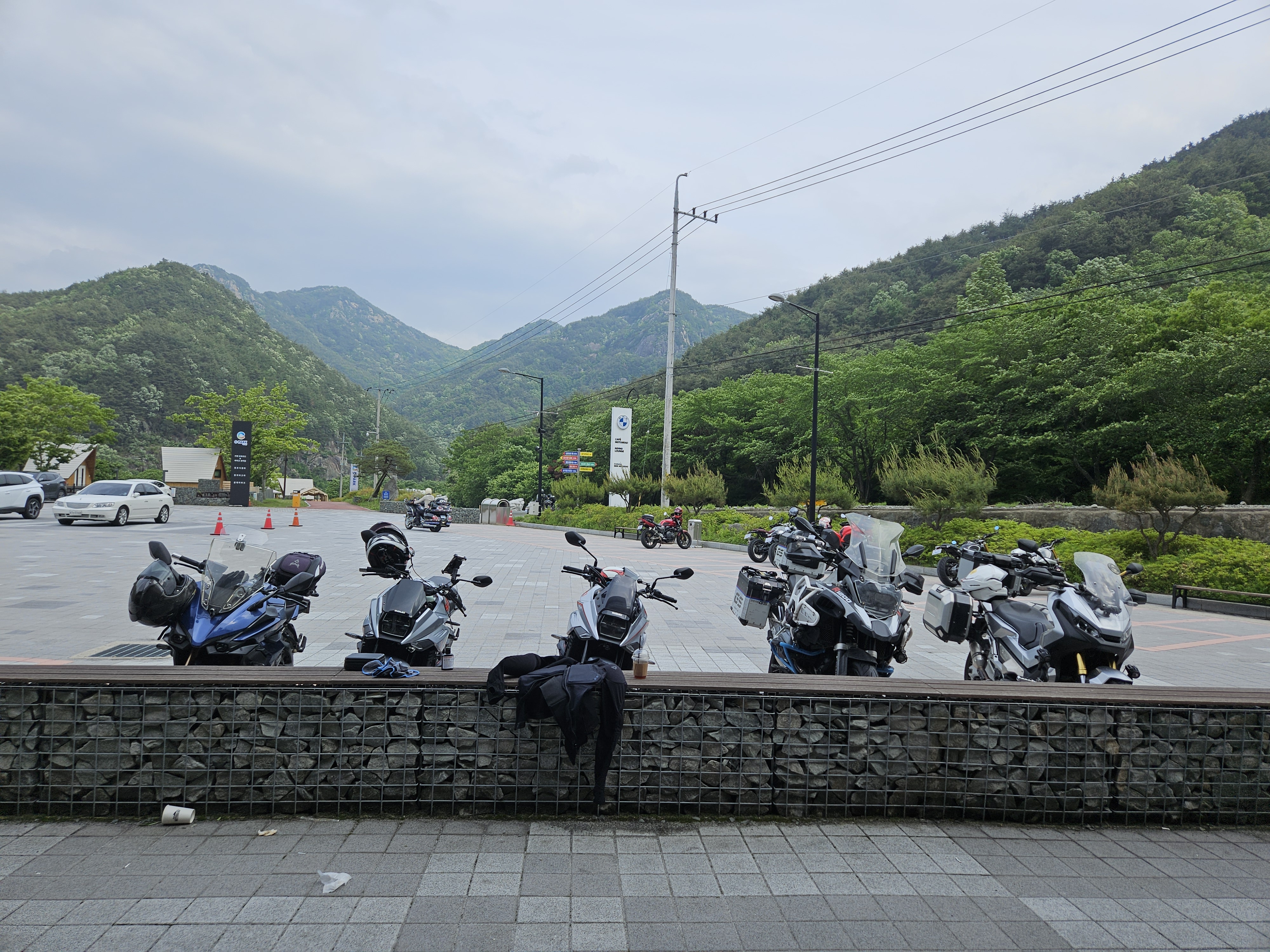 카페 모토라드