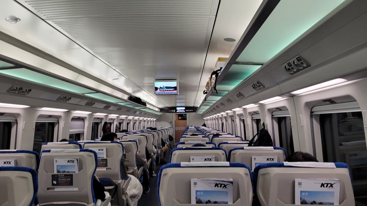 KTX 강릉선 내부