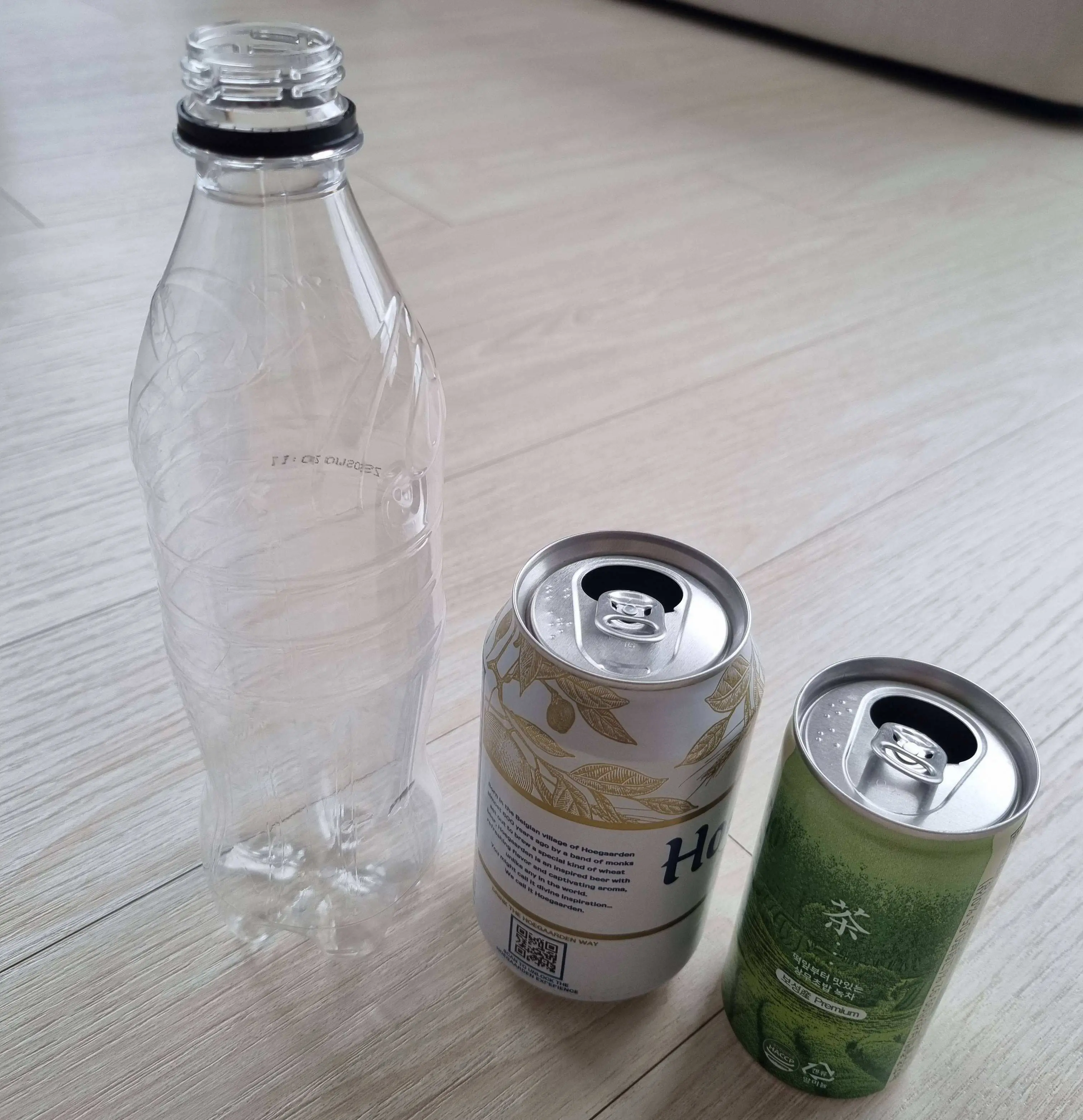 빈 패트병과 캔