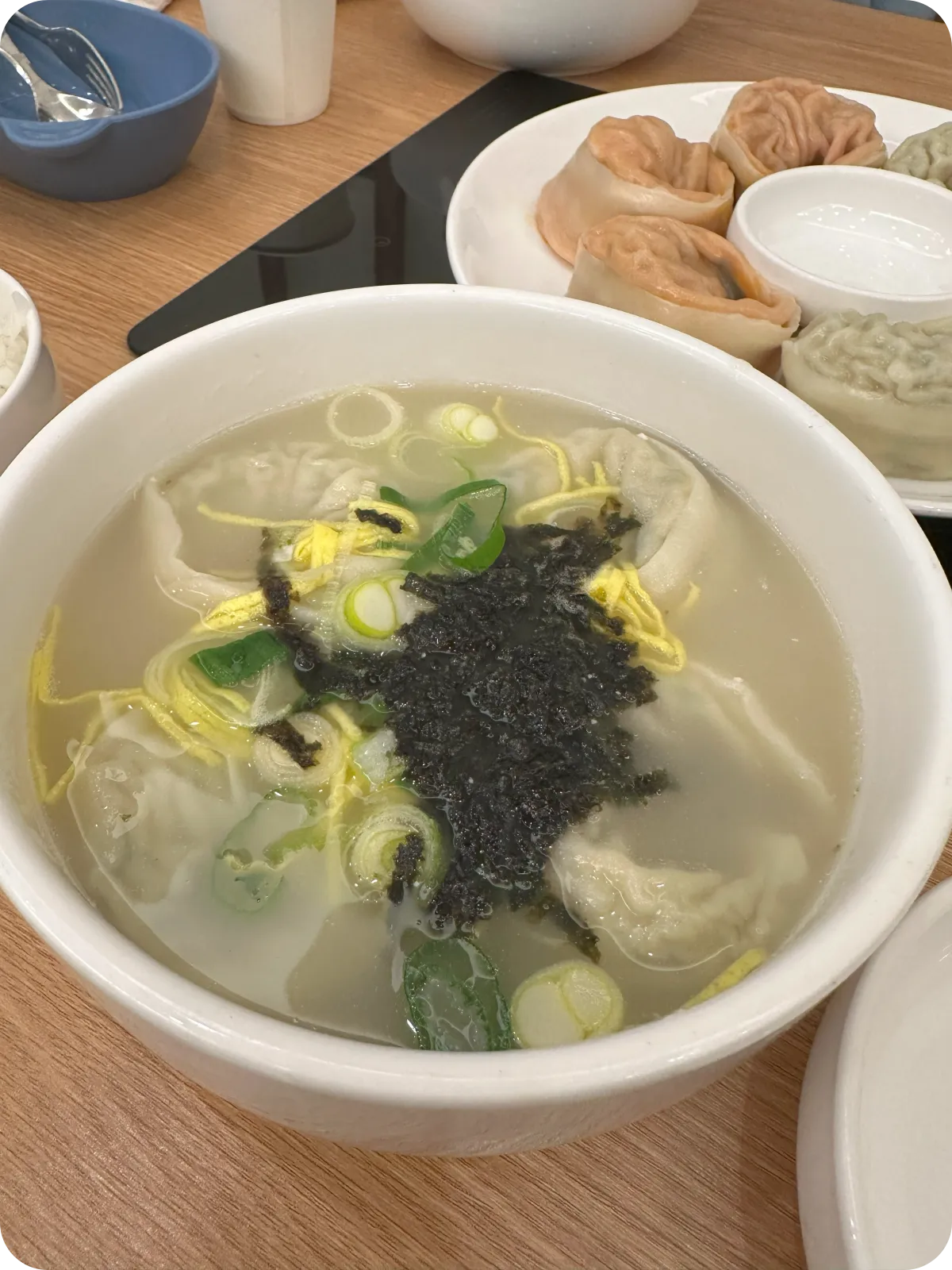 황생가칼국수 전통 만두국