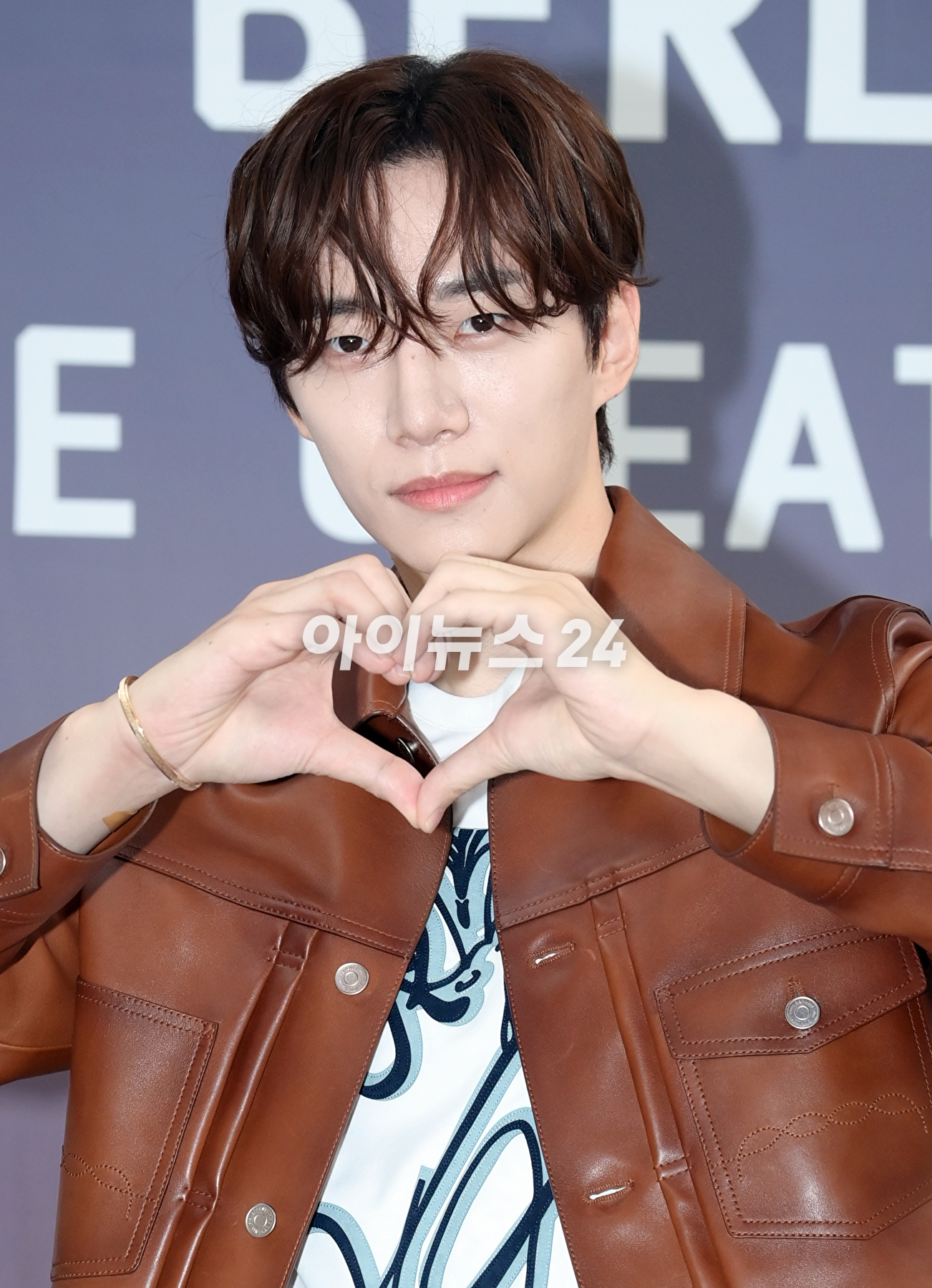 가수 겸 배우 이준호가 2일 오전 서울 성동구 성수동 비컨스튜디오에서 열린 벨루티(BERLUTI) FW23 프레스 프레젠테이션 포토콜 행사에 참석하고 있다. [사진=정소희 기자]