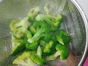 데친-브로콜리