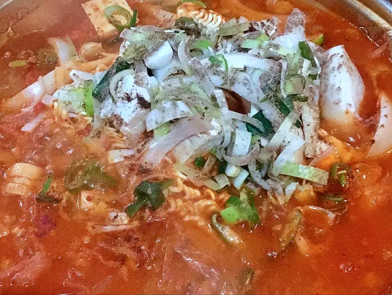 돈 잘버는 젊은사장 김치찌개 순대볶음 계란말이 홍대 레트로 패피 패션 소품 옷가게 사장님이 하는 실내포차 포장마차 맛집 서장훈 주우재 추천 소개