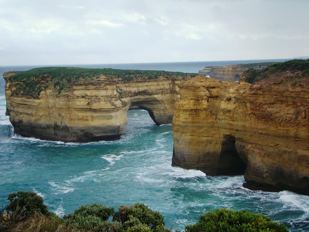 의복과 장신구로 본 소수 민족의 미적 기준 비교
