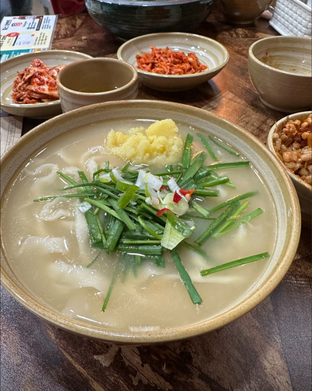 이유간백년칼국수 메뉴 이미지