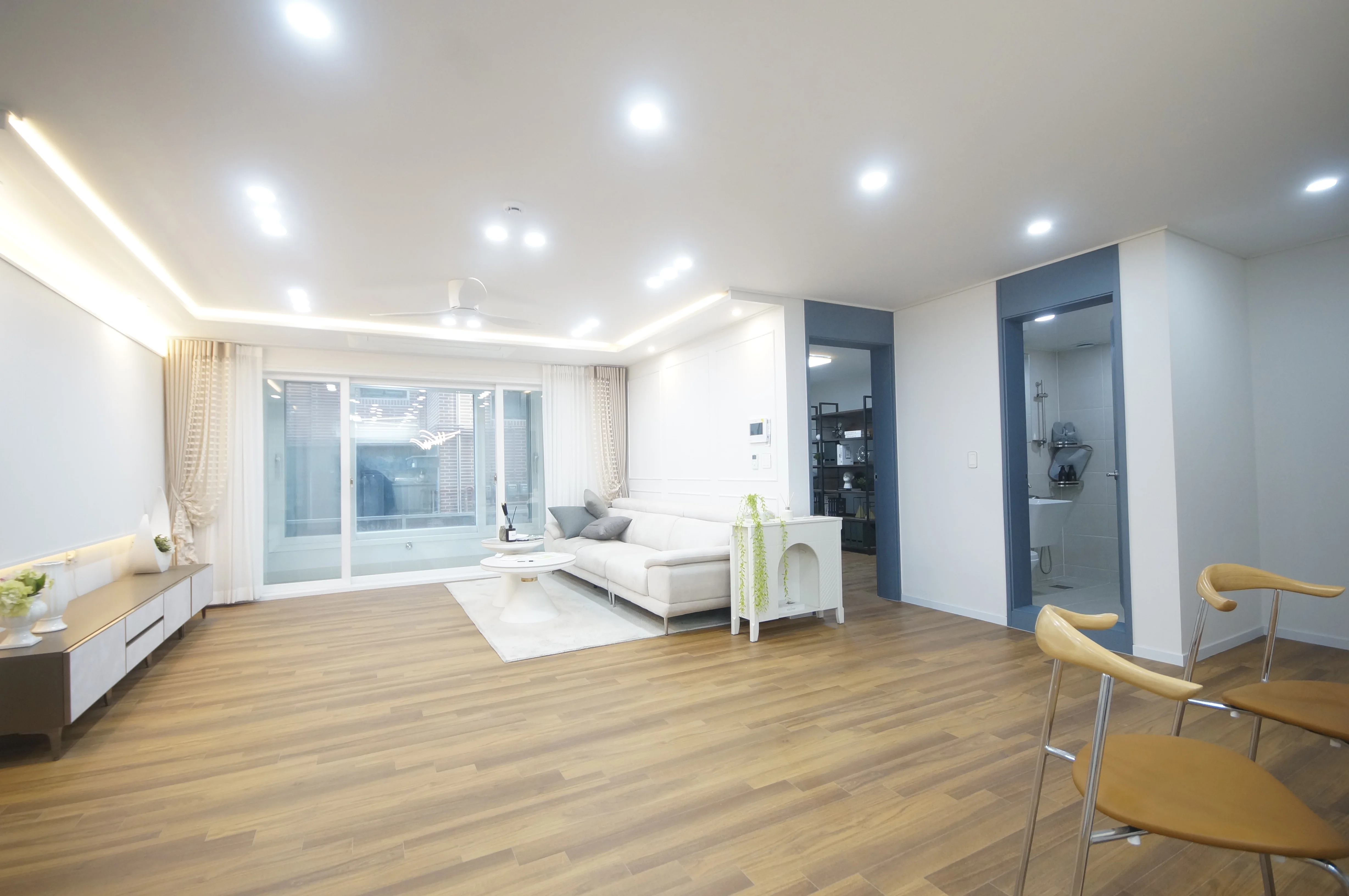 수원시 팔달구 매산동 쓰리룸 3룸 신축빌라 거실