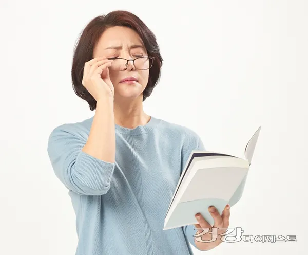 돋보기 안경 올바른 사용법과 도수 부작용 예방법_2