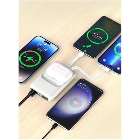 맥세이프 호환 보조배터리 동시충전 모습