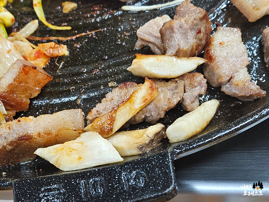 진토 김치 생고기 삼겹살
