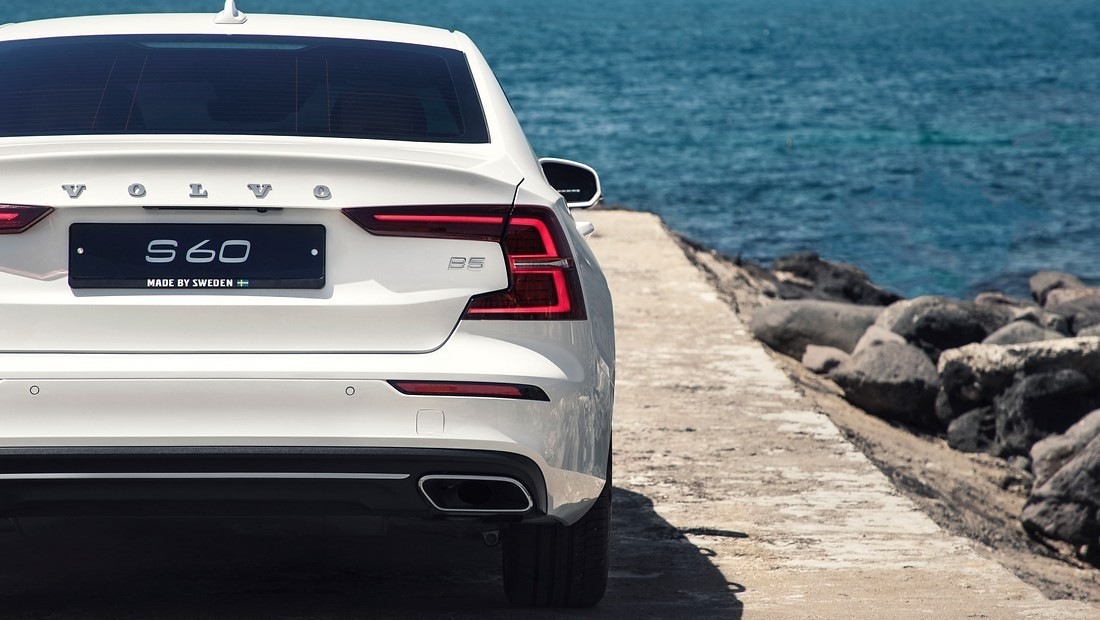 볼보S60 후면 사진 출처 다음자동차