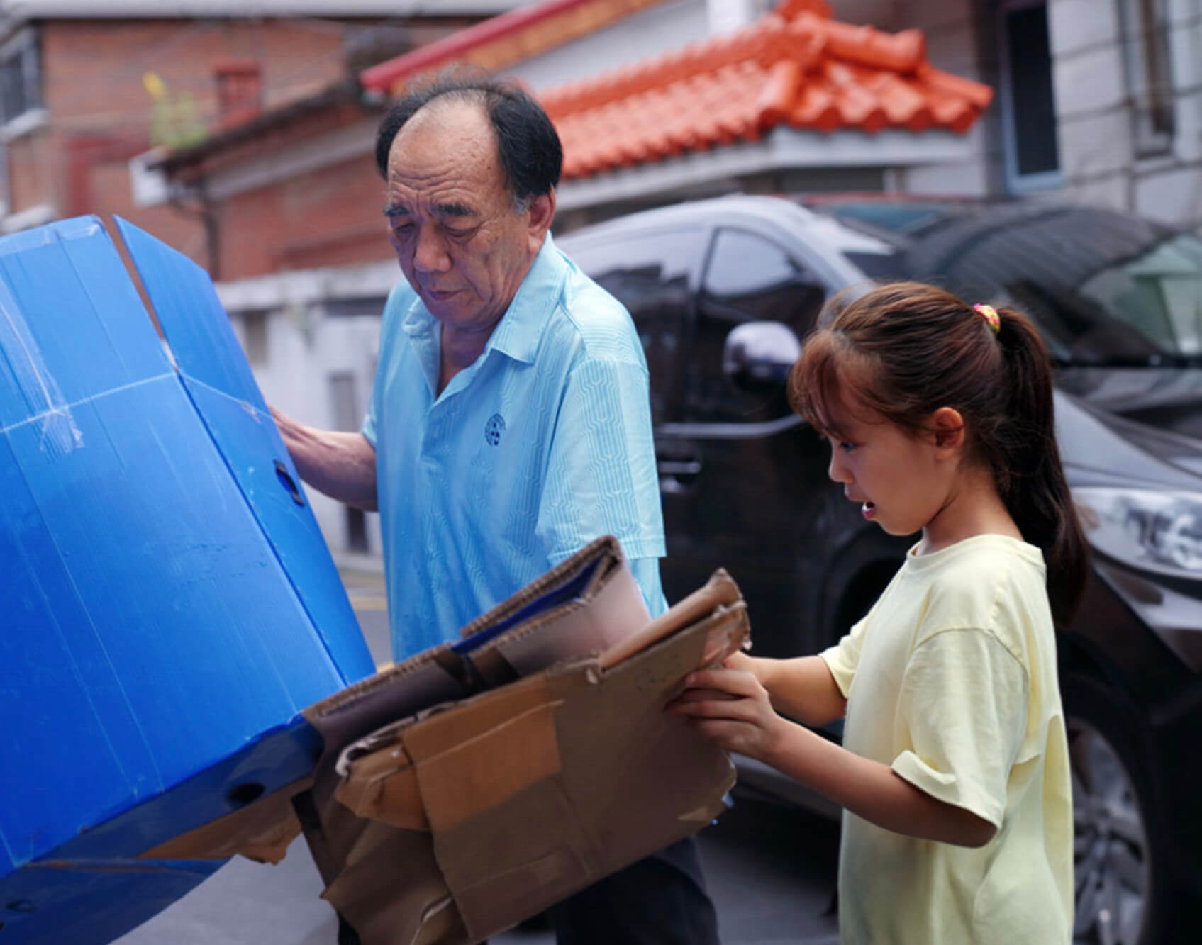 폐지 줍는 할어버지와 송희