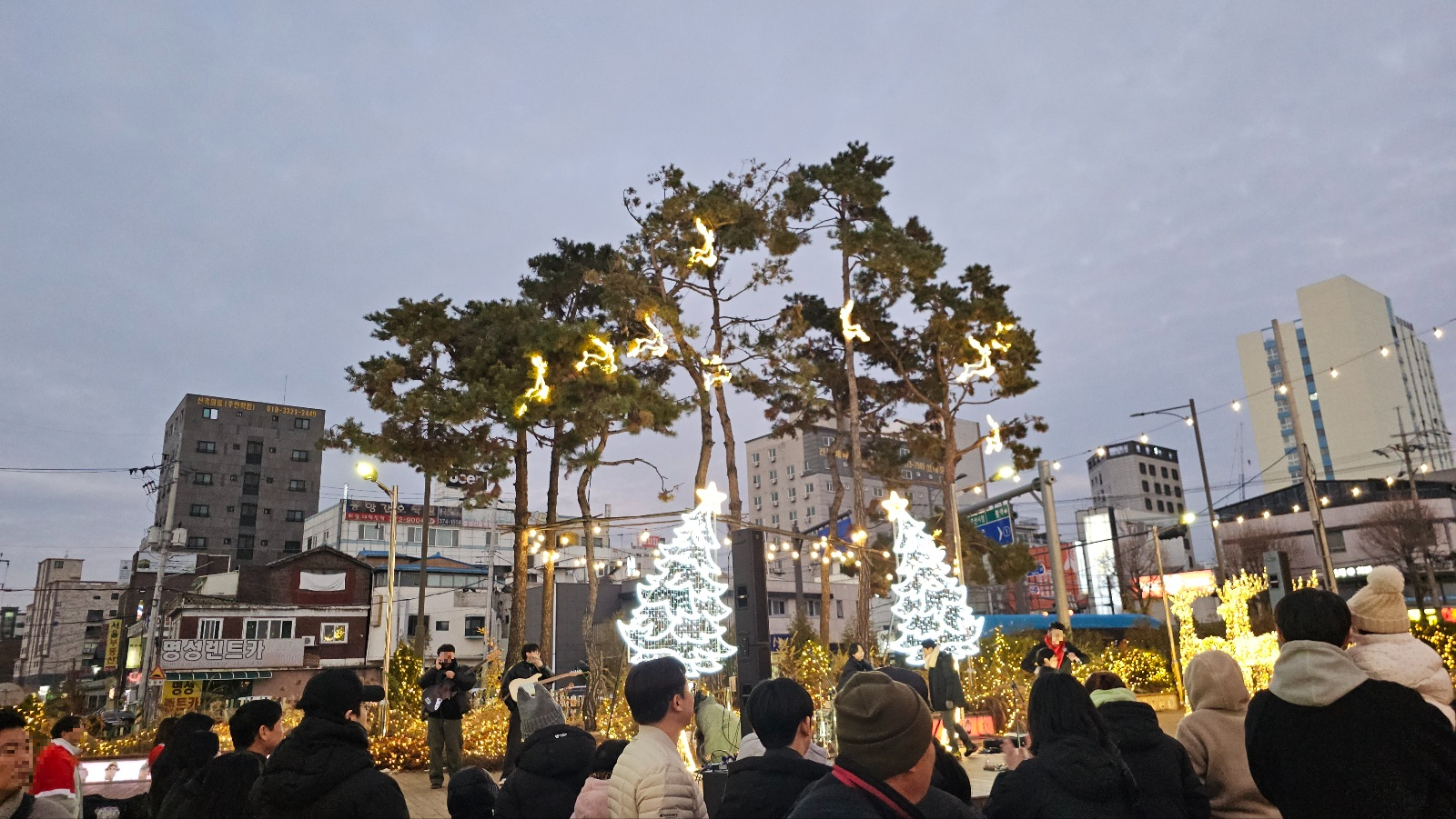 오산시의 미리 메리 크리스마스 '오! 해피 산타 마켓'-In Osan: Oh! Happy Santa Market