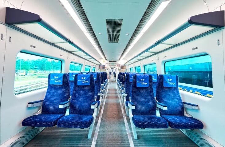 직통열차내부사진