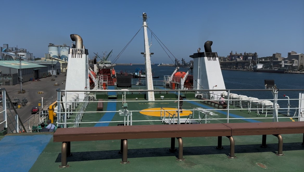 두원상선 크루즈 여객선 갑판에서 촬영