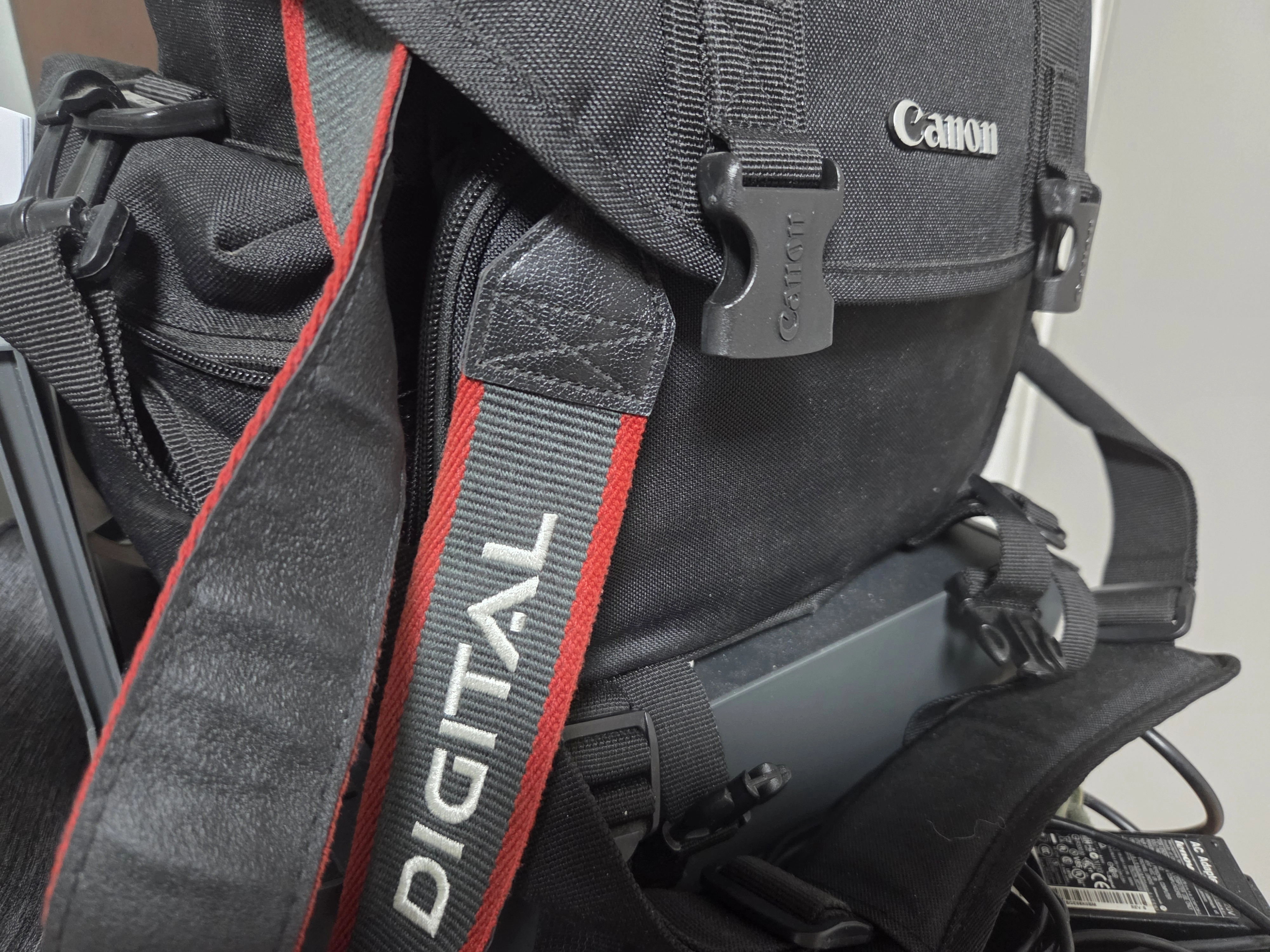 Canon EOS 30D 이미지 센서의 광학적 복원 로우패스 필터 오염 분석과 정밀 세정 기술