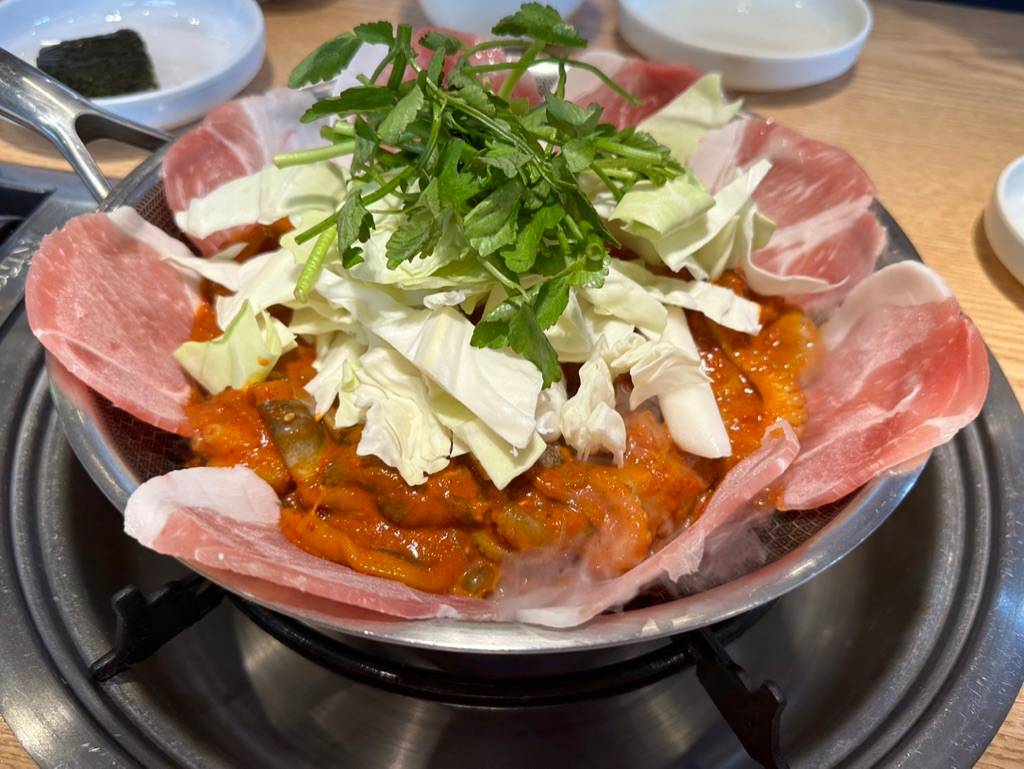 눈꽃치즈 쭈꾸미 사리몽땅