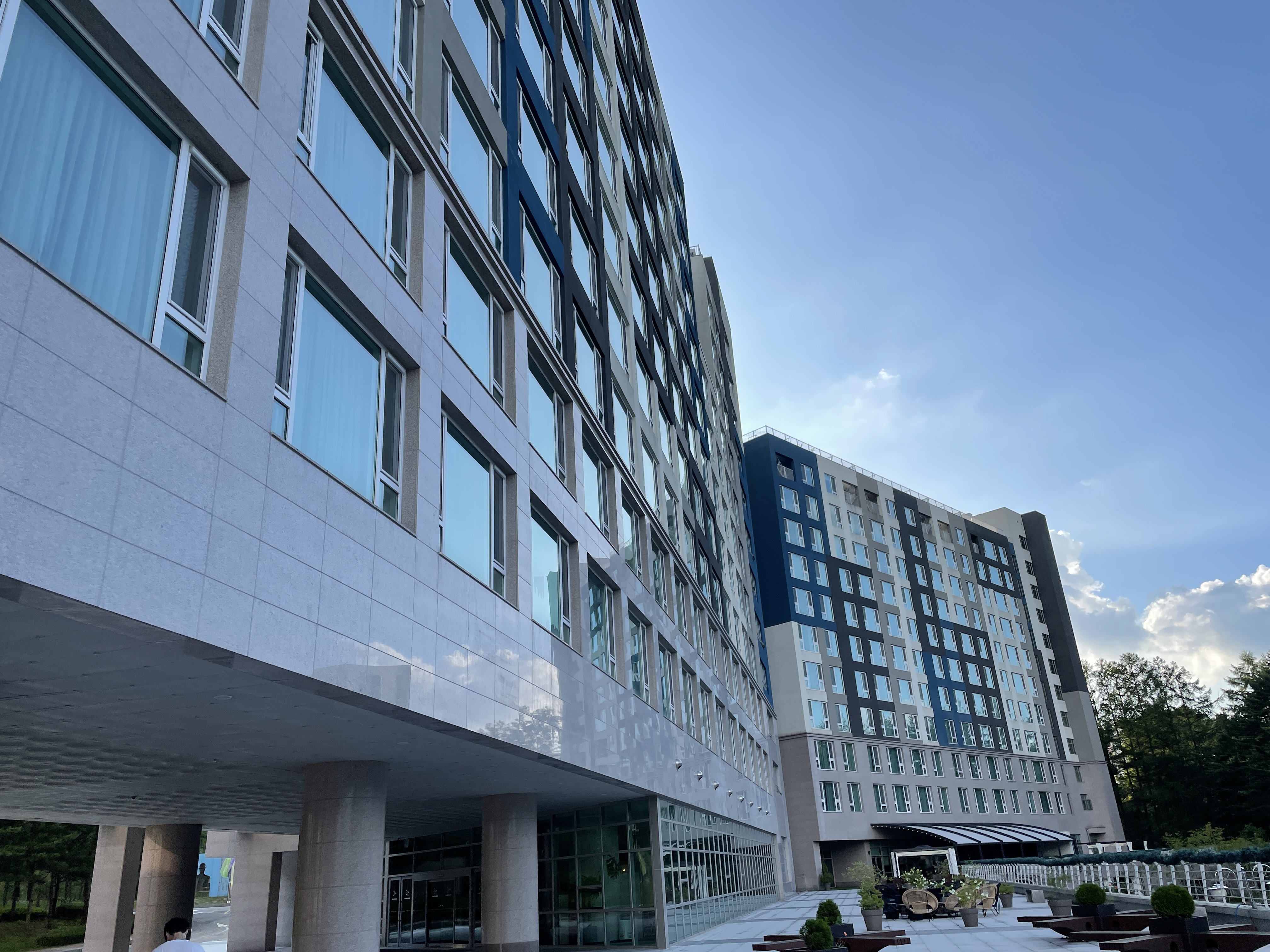 평창 더화이트호텔 외관