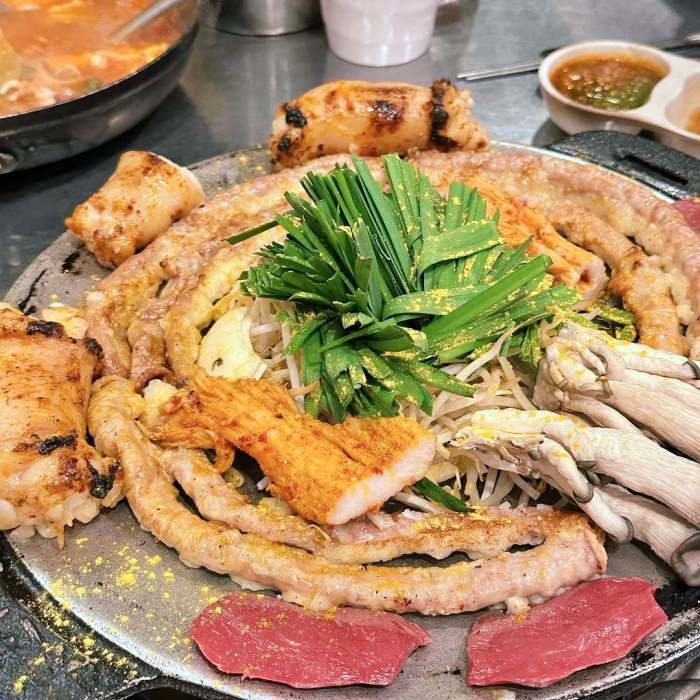 생방송오늘저녁 왕십리 한우 곱창 밀키트 온라인 택배 판매 대창 양깃머리 모듬구이 곱창집 맛집 추천