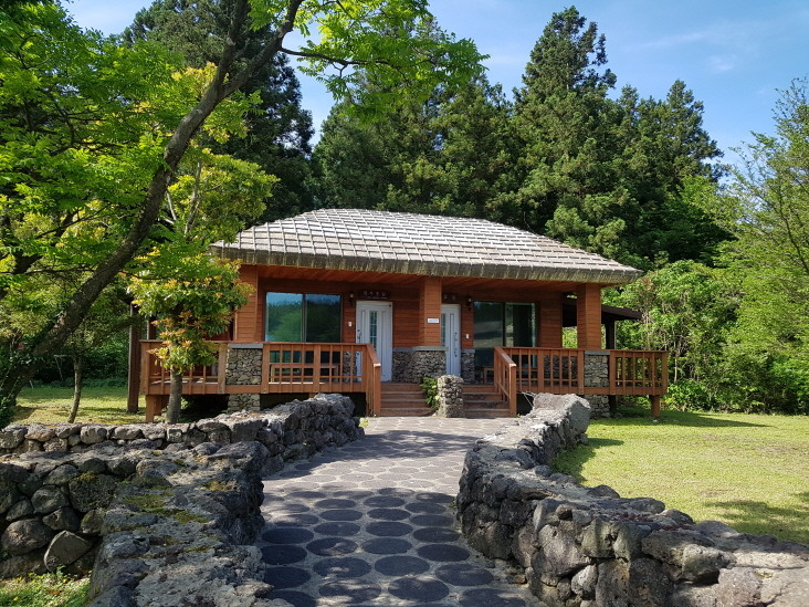 제주 붉은오름 자연휴양림 입장료 숙박 숙소 계곡 물놀이 할인 추천 정보