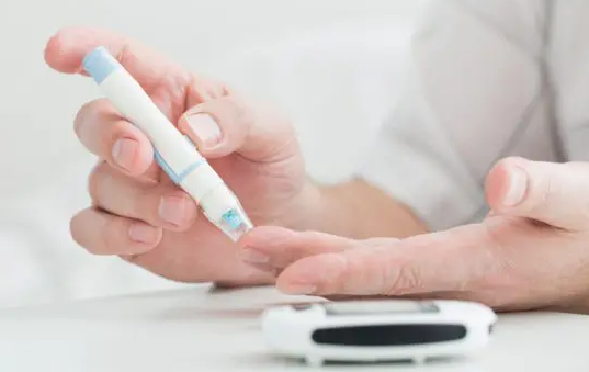 노인 당뇨병 특징 관리법 합병증 막는 식단 약 복용법