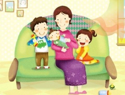 가정에서 직접 자녀를 양육하는 엄마의 모습