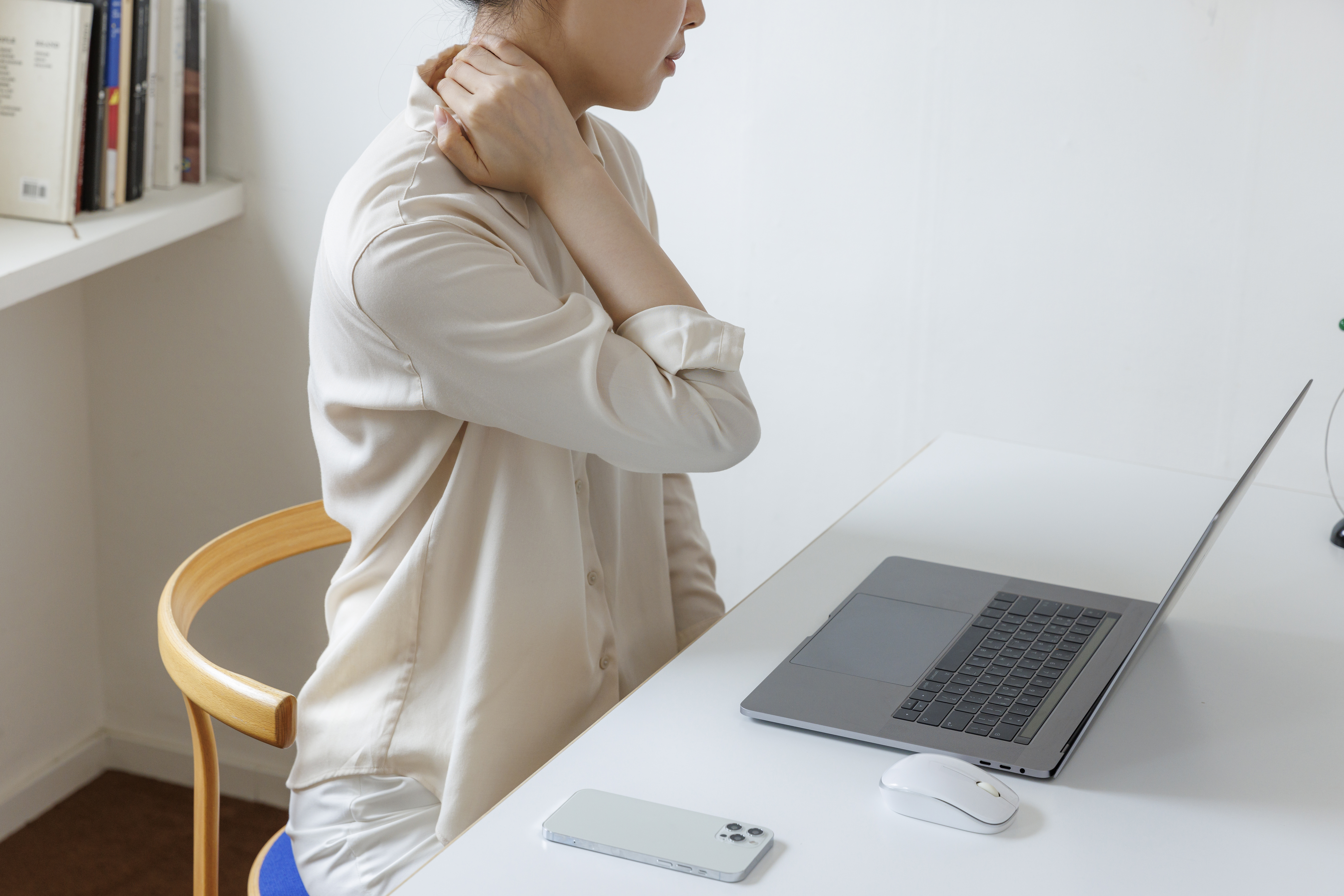 앉아만 있다가 무너진 내 자세 이야기
