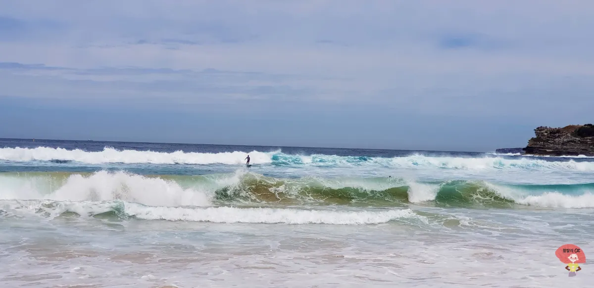 호주-시드니-본다이-비치-해변-고독한-서퍼-1인