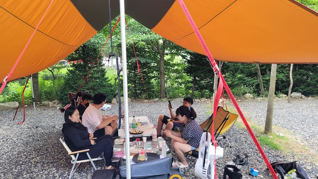 캠핑 필수품 테이블&middot;의자