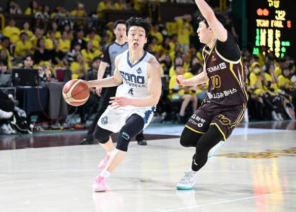 소노 2연승: 창원 LG 꺾고 2연승! 챔피언 결정전 진출 확률 100% 잡은 비결 분석 (2026 KBL 4강 PO)