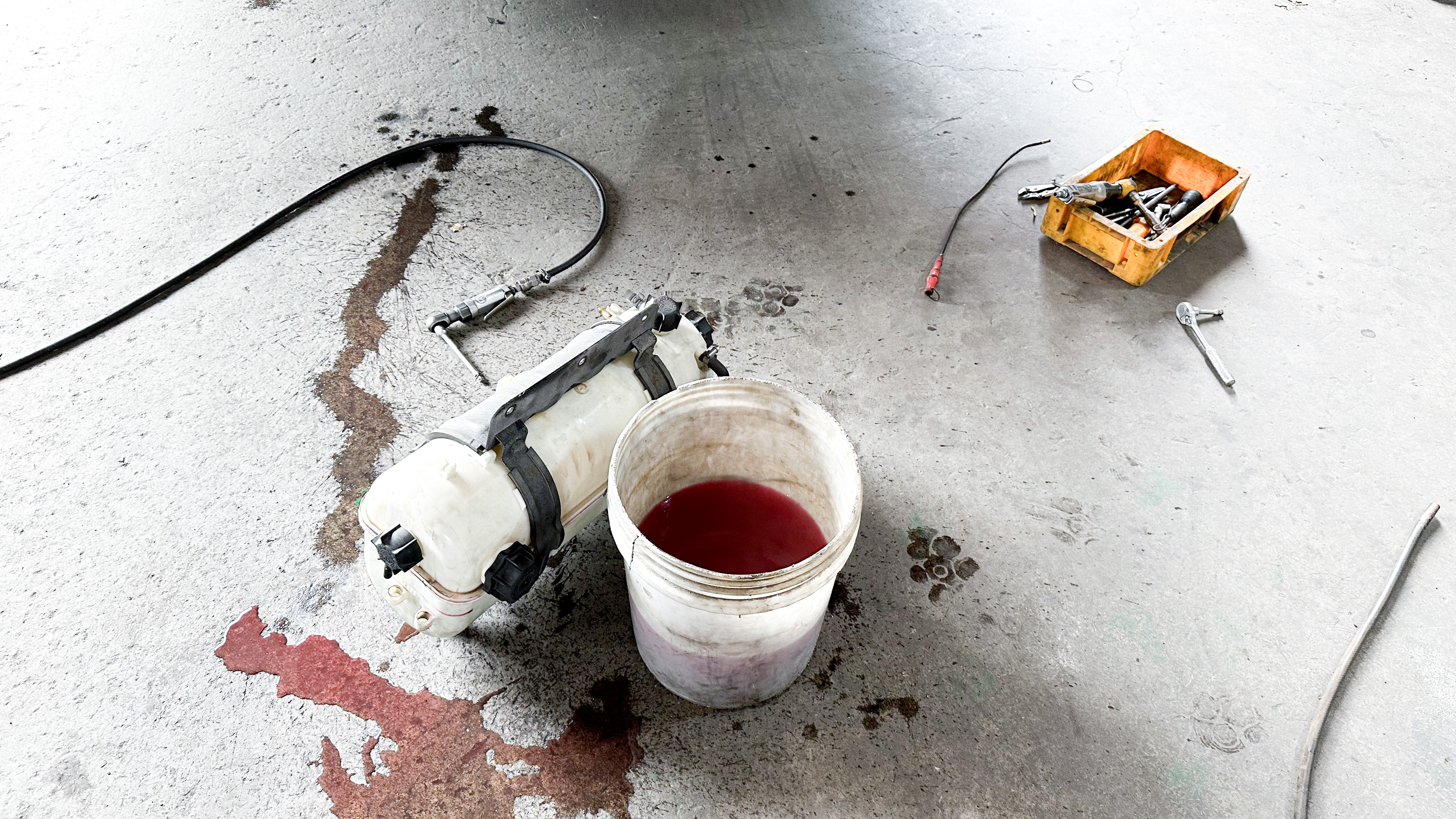 냉각수 보조 탱크 교체