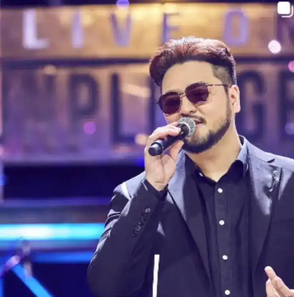 god-김태우-가수-노래하는-모습-사진