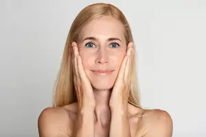 팔자주름-없애는-방법