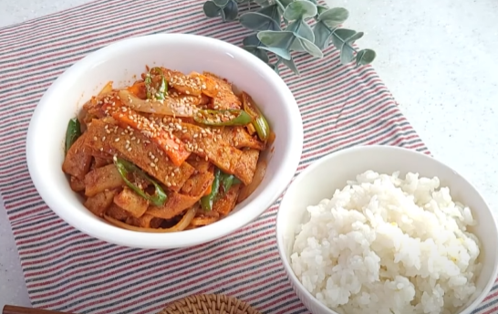 어묵볶음과 흰쌀밥