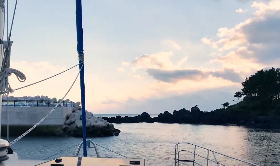 제주도-서귀포-액티비티-추천-그랑블루요트-선셋-요트투어-요트에서-바라본-풍경-사진