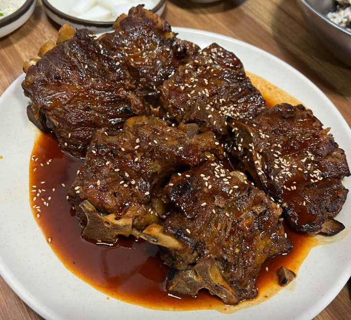 핸썸즈 경동시장 뼈구이