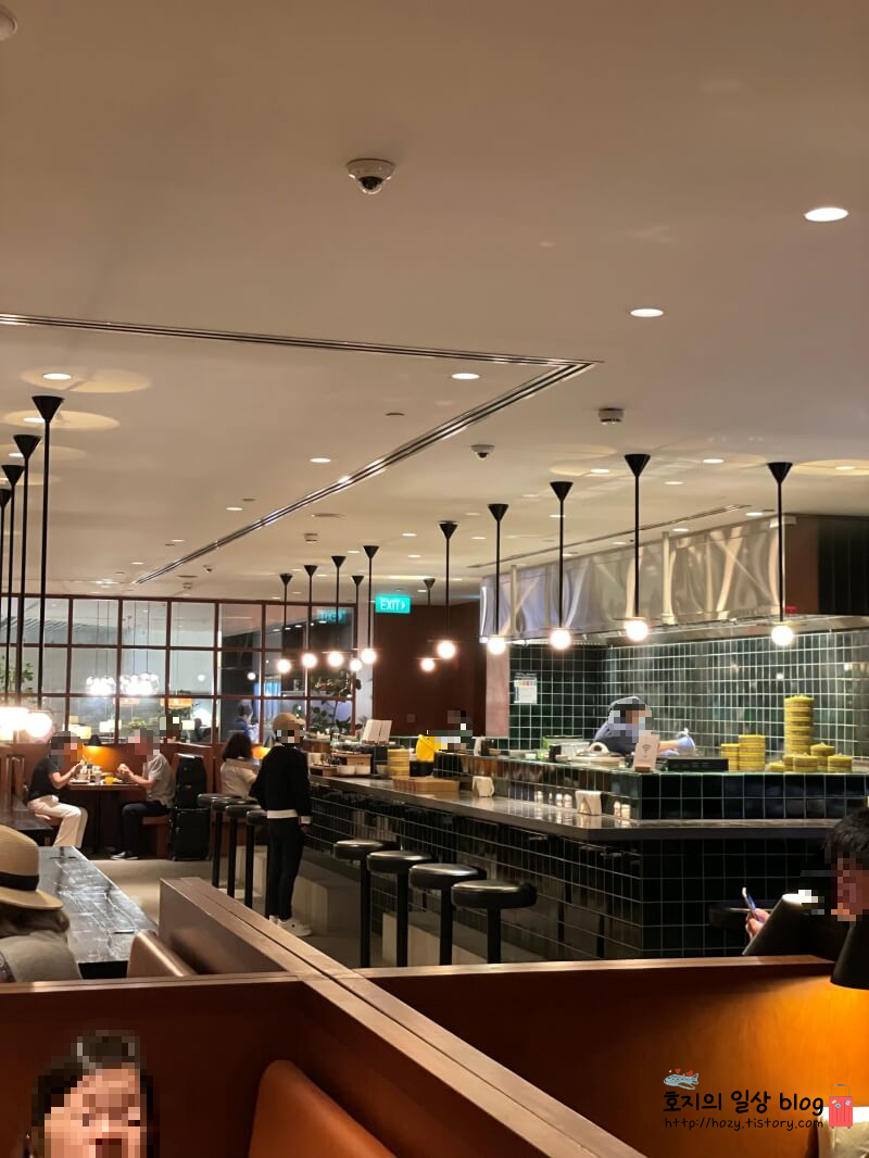 싱가폴 창이공항 캐세이퍼시픽 비즈니스 라운지 전경