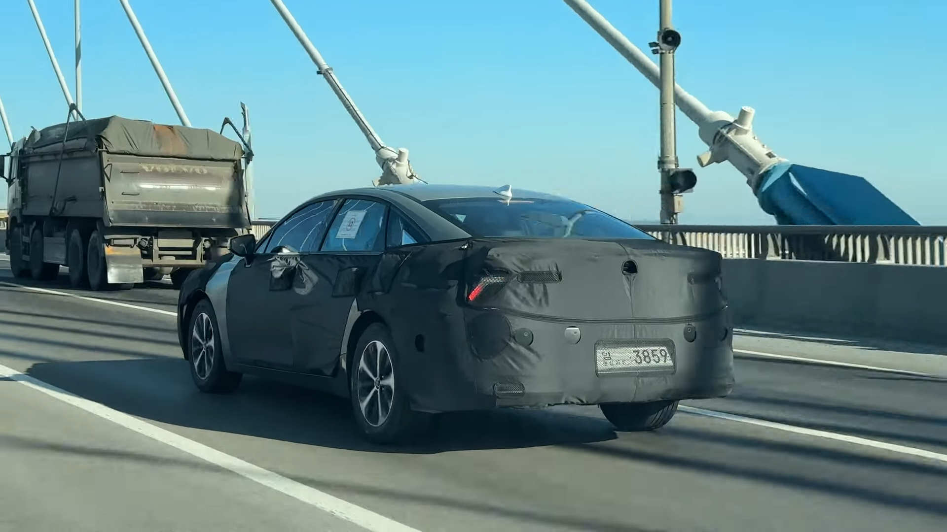 기아 K8 페이스리프트 위장막 테스트카