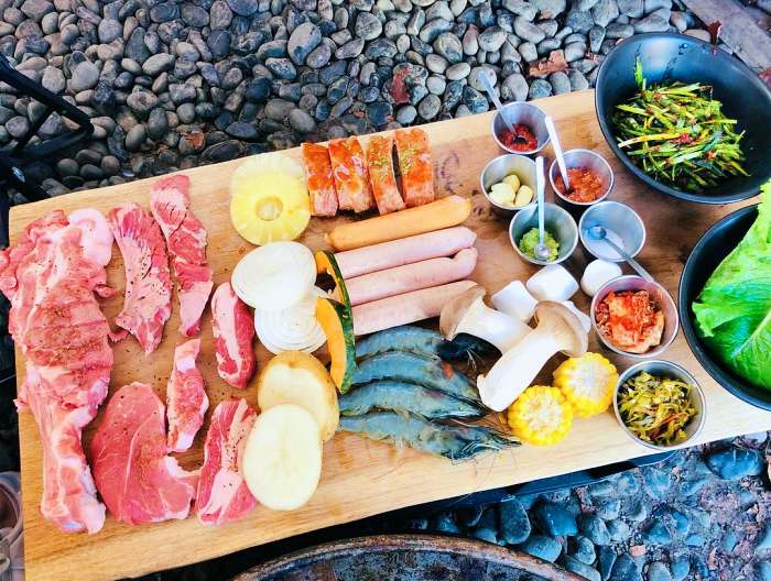 생방송투데이 하남 검단산 진한 육즙 팡팡 캠핑 텐트 돼지고기 모둠 바베큐 구이 맛집