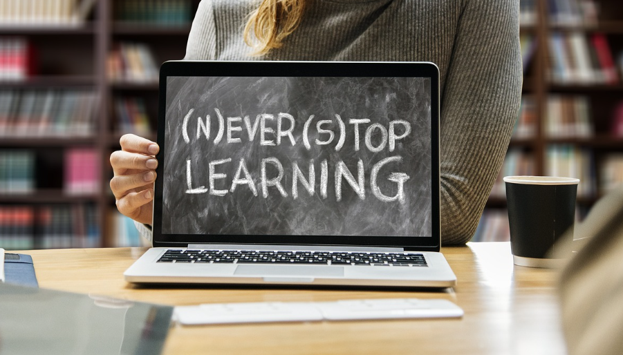 평생교육 산업 전망 및 평생교육사 소개