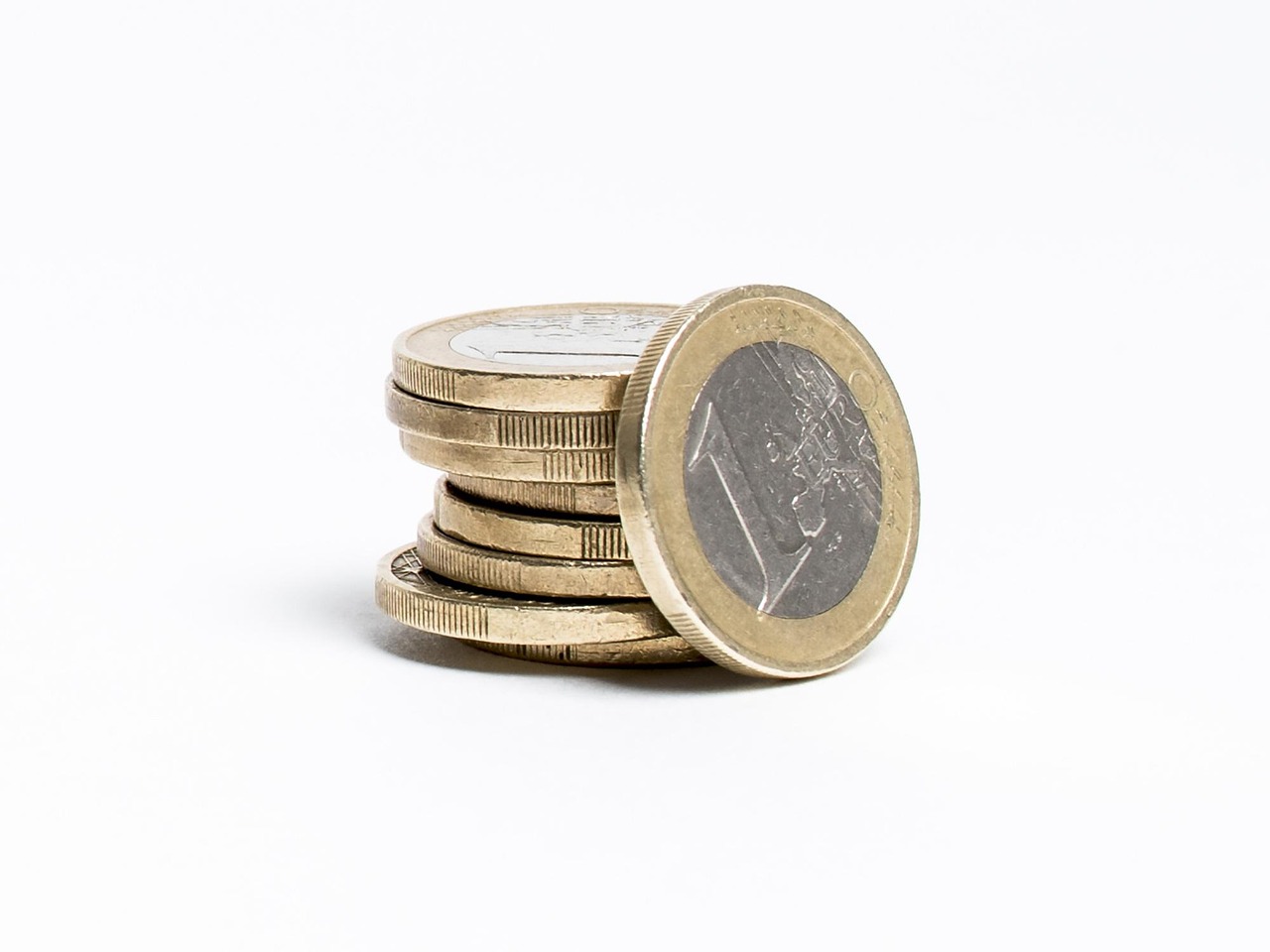 금빛 동전과 다이어리 관련 사진