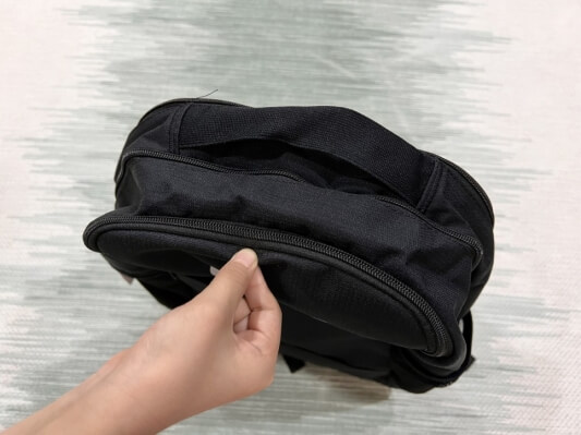 가방 세워진 모습