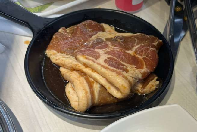 문지동 명륜진사갈비 고기