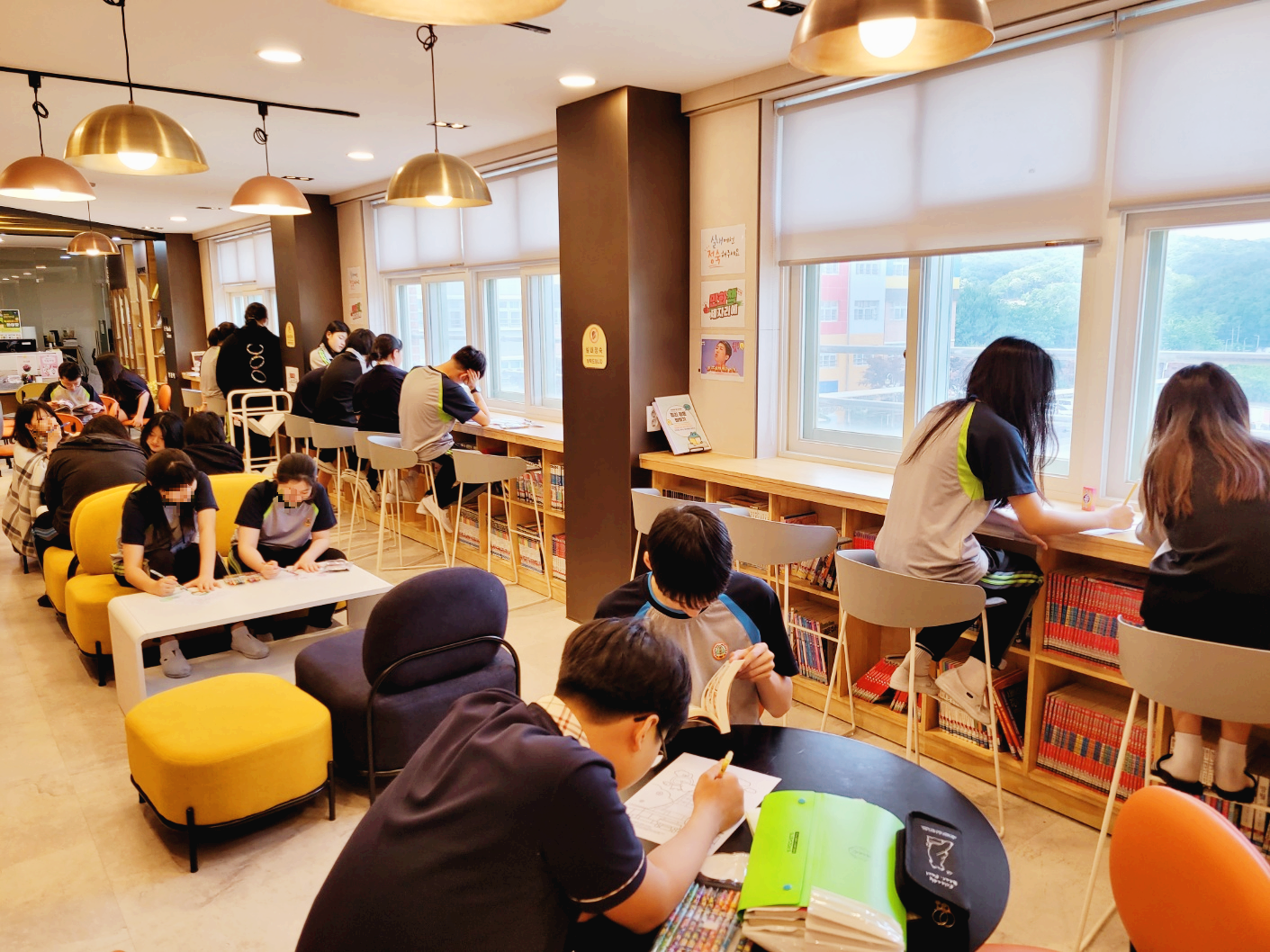 목암중학교 학교 도서관 전경