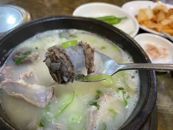 무봉리토종순대국 푸짐한 건더기 이미지